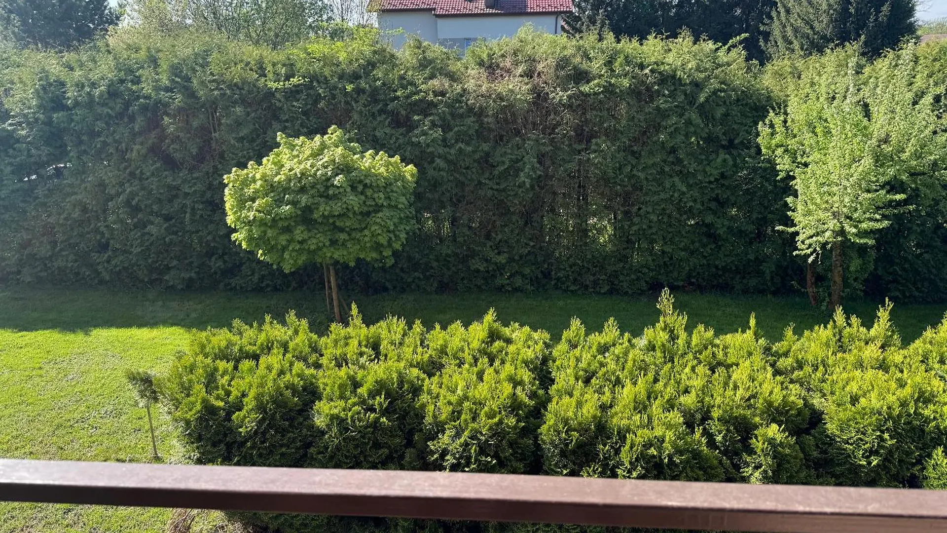 Blue Zone Apartment With Parking, Balcony And Garden Cracovie