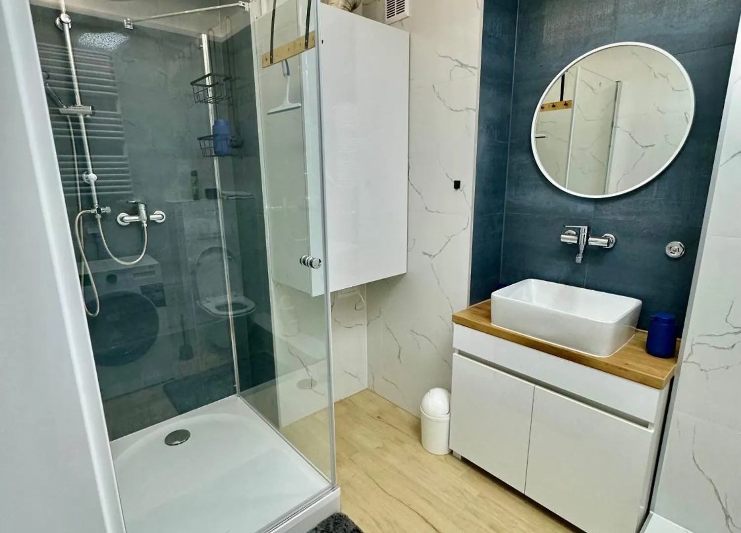 Blue Zone Apartment With Parking, Balcony And Garden Krakov