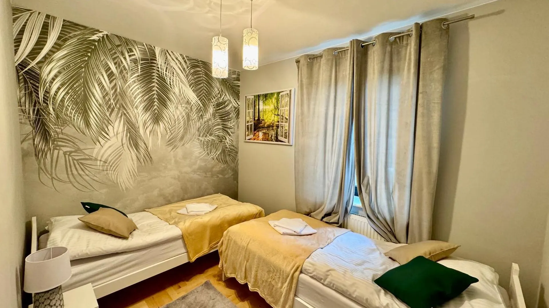 Blue Zone Apartment With Parking, Balcony And Garden Krakov