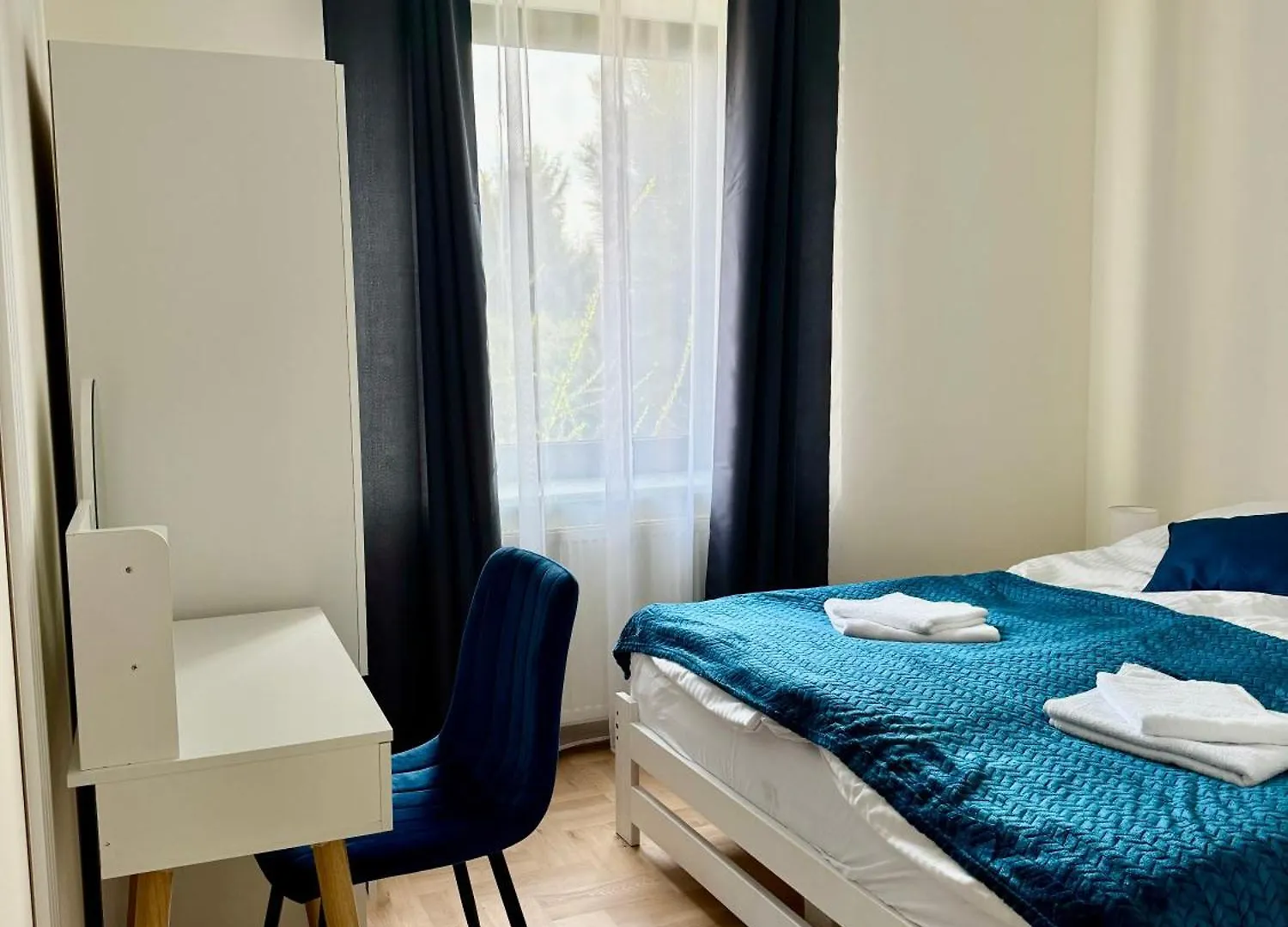 Blue Zone Apartment With Parking, Balcony And Garden Krakow