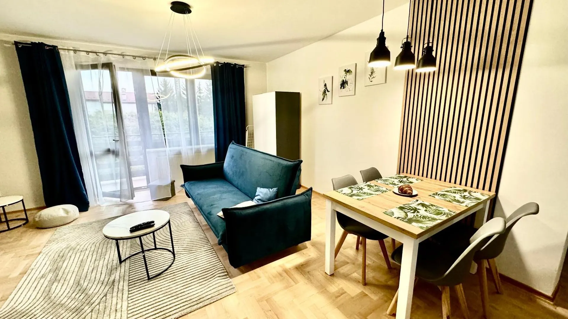 Blue Zone Apartment With Parking, Balcony And Garden Krakow